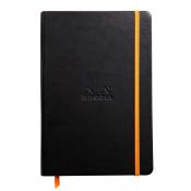 Schwarzes Notizbuch mit orangefarbener Gummiband. Auf der Vorderseite ist das Logo 'Rhodia' eingeprägt.