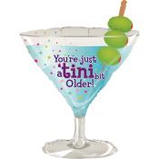 Luftballon in Form eines Martini-Glases. Aufschrift: 'You're just a 'tini bit Older!'