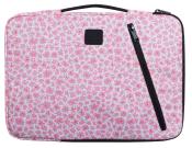 Laptop-Hülle mit pinkem Blumenmuster. Reißverschluss und Tragegriff vorhanden.