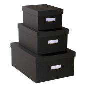 Drei schwarze Aufbewahrungsboxen in verschiedenen Größen. Jede Box hat einen goldenen Griff und ein beschriftbares Etikett.