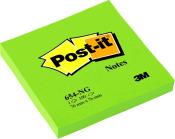 Grüne Post-it Notizen in quadratischer Form. Verpackung zeigt das Logo von Post-it und die Größe.