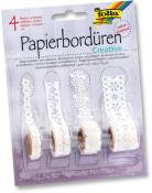 Vier Rollen selbstklebende Papierbordüren in Weiß. Verschiedene Muster, ideal für Bastelprojekte.