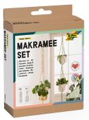 Makramee-Set in einer Verpackung. Enthält Materialien zum Knüpfen von Pflanzenhängern.