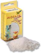 Verpackung für Mosaik-Fugenmasse. Weiße Pulvermasse in der Verpackung.