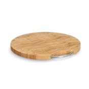 Runde Holzplatte aus Bambus mit einem Metallgriff. Die Oberfläche hat ein geflochtenes Muster.