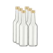 Sechs klare Glasflaschen mit goldenen Schraubverschlüssen. Die Flaschen sind leer und haben eine schlichte Form.