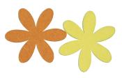 Zwei bunte Blumen aus Filz. Eine orange und eine gelbe Blume.