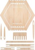 Holzplatten in verschiedenen Formen. Enthält eine sechseckige Platte und mehrere schmale Teile.
