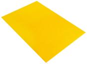 Gelbes Blatt Papier in rechteckiger Form. Die Oberfläche ist glatt.
