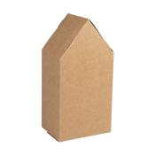 braune Pappverpackung in Form eines Hauses. Spitzes Dach, rechteckige Basis. Keine Aufdrucke oder Muster.
