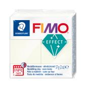 FIMO Modelliermasse in weiß. Verpackung zeigt das Logo von STAEDTLER. Inhalt: 57 g, ofenhärtend, für kreative Projekte.