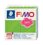 Grüne Modelliermasse in einer Verpackung. Marke FIMO, für Ofenhärtung geeignet.