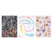Drei Notizbuch-Cover. Links ein Zebra-Muster mit bunten Giraffen, in der Mitte ein Regenbogen-Tie-Dye mit dem Wort 'freedom', rechts ein florales Muster in sanften Farben.