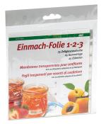Packung mit Einmachfolie. Enthält 25 Zellglaszuschnitte, 25 Gummiringe, 25 Etiketten. Abgebildete Gläser mit Marmelade, eine Erdbeere und eine Aprikose.