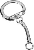 Metallischer Schlüsselring mit einem Karabinerhaken. Der Ring hat eine glänzende Oberfläche.