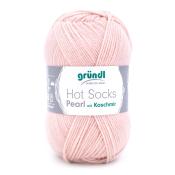 Rosa Wollknäuel für Socken. Marke: gründl. Enthält Kaschmir. Weiche Textur.