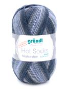 Garnknäuel in verschiedenen Grautönen. Weiche Textur. Geeignet für Socken. Marke: gründl. Superwash.