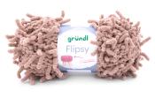 Garnknäuel in beige mit einer strukturierten Oberfläche. Verpackung zeigt den Namen 'Flipsy' und eine Anleitung für einfache Strickprojekte.