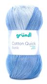 Garnknäuel in verschiedenen Blautönen. Weiche, mercerisierte Baumwolle. Etikett mit der Aufschrift 'gründl Cotton Quick Batik'.