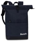 Dunkelblauer Rucksack mit Rolltop-Verschluss. Logo 'Bench.' in weiß. Gepolsterte Schulterriemen.