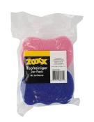 Zwei Reinigungsschwämme in pink und blau. Verpackt in einer durchsichtigen Folie.