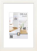 Rahmen für DIN A4 Dokumente. Heller Hintergrund mit einem Wohnraum im Bild.