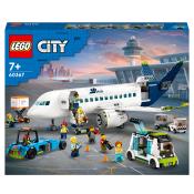 LEGO® City Passagierflugzeug 930 Teile 60367