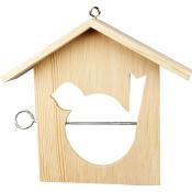Holz-Vogelhaus mit einer Aussparung in Form eines Vogels. Das Dach ist spitz und es gibt einen Aufhängering.
