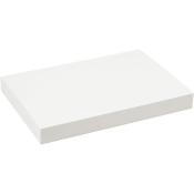 Weißes Papierblock, rechteckig und flach. Keine sichtbaren Linien oder Muster.