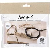 Macramé Bastelset für drei Armbänder. Verpackung zeigt die fertigen Armbänder in verschiedenen Farben.