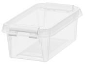 Transparente Kunststoffbox mit Deckel. Rechteckige Form, praktische Verschlüsse an den Seiten.