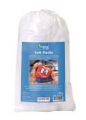 Verpackung mit weichem Füllmaterial in weiß. Geeignet für Kuscheltiere und Kissen.