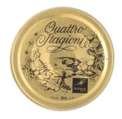 Goldene Einmachglasdeckel mit floralem Design. Beschriftung 'Quattro Stagioni' und Durchmesser 86 mm.