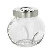 runder, transparenter Glasbehälter mit silbernem Deckel. Glatte Oberfläche, keine Muster.
