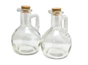 Zwei klare Glasflaschen mit Korken. Jede Flasche hat einen Henkel.