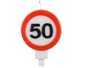 Kerze in Form eines Verkehrsschildes. Die Zahl 50 ist in der Mitte, umgeben von einem roten Ring.