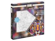 Paint by Number Set mit einem Tiger-Motiv. Enthält 24 Farben und 4 Pinsel.