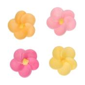 Vier bunte Blumen aus Wachs. Oben links: gelb, oben rechts: pink, unten links: pink, unten rechts: hellgelb. Rundliche Form, leicht glänzend.