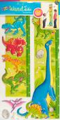 Wachstumsmesser mit Dinosauriermotiven. Bunte Figuren und Messskala auf grünem Hintergrund.