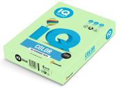 Paket mit buntem Papier namens IQ Color. Verpackung in hellgrün mit blauer Schrift.
