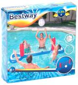Aufblasbares Volleyballnetz für den Pool. Bunte Verpackung. Drei Personen im Wasser, die einen Volleyball spielen. Netz mit roten Enden. Maße: 2,44 m x 64 cm.