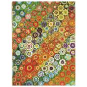 Buchcover mit buntem Blumenmuster. Verschiedene Blumen in vielen Farben auf grünem Hintergrund.