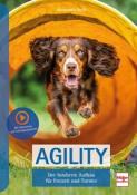Buchcover mit dem Titel 'AGILITY'. Ein Hund springt durch einen Tunnel.