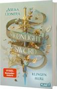 Buchcover von 'Moonlight Sword' mit einem verzierten Schwert und floralen Elementen. Der Titel ist in goldenen Buchstaben auf hellem Hintergrund.
