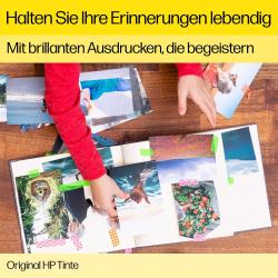 Schwarze Verpackung mit bunten Blumenmotiven. Enthält einen schwarzen und einen Farbtintenpatronen.