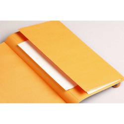 Oranges Buchcover mit einer Klappe. Im Inneren liegt ein weißes Blatt.