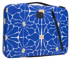 Laptoptasche mit floralem Muster. Hauptfarbe blau, mit weißen und gelben Blumen. Reißverschluss und Tragegriff vorhanden.