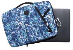 Laptoptasche mit camouflagemuster in Blau- und Grüntönen. Reißverschluss auf der rechten Seite. Handgriff oben.