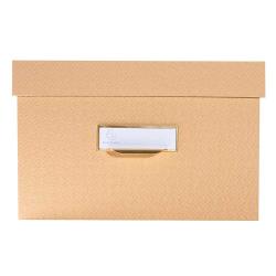 Drei stapelbare Aufbewahrungsboxen in beige. Jede Box hat einen Deckel und einen Griff.