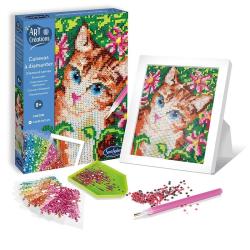 Verpackung für ein Diamond Painting Set. Abbildung eines orangefarbenen Katers mit blauen Augen und Blumen im Hintergrund.